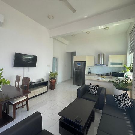 Lovely Sea View Apartment Colombo Exterior photo